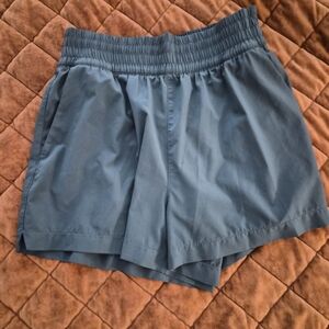 Athleta Weekender High Rise Shorts Xs
